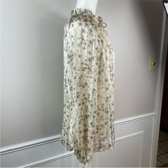 NWT H&M Size M Tie Detail Floral Long Sleeve Ruffle V-Neck Blouse with Smocking - Picture 5 of 15